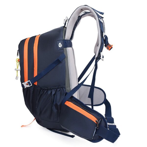 Large Capacity Outdoor Sports Travel Bag (4) Large Capacity Outdoor Sports Travel Bag